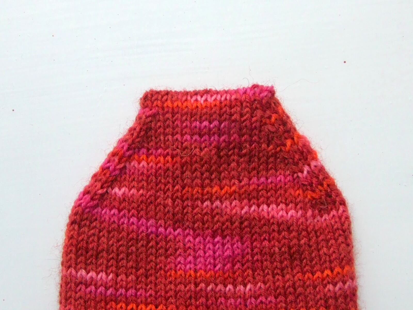 Basic 4ply Socks pattern and tutorial - easy beginner sock knitting ...