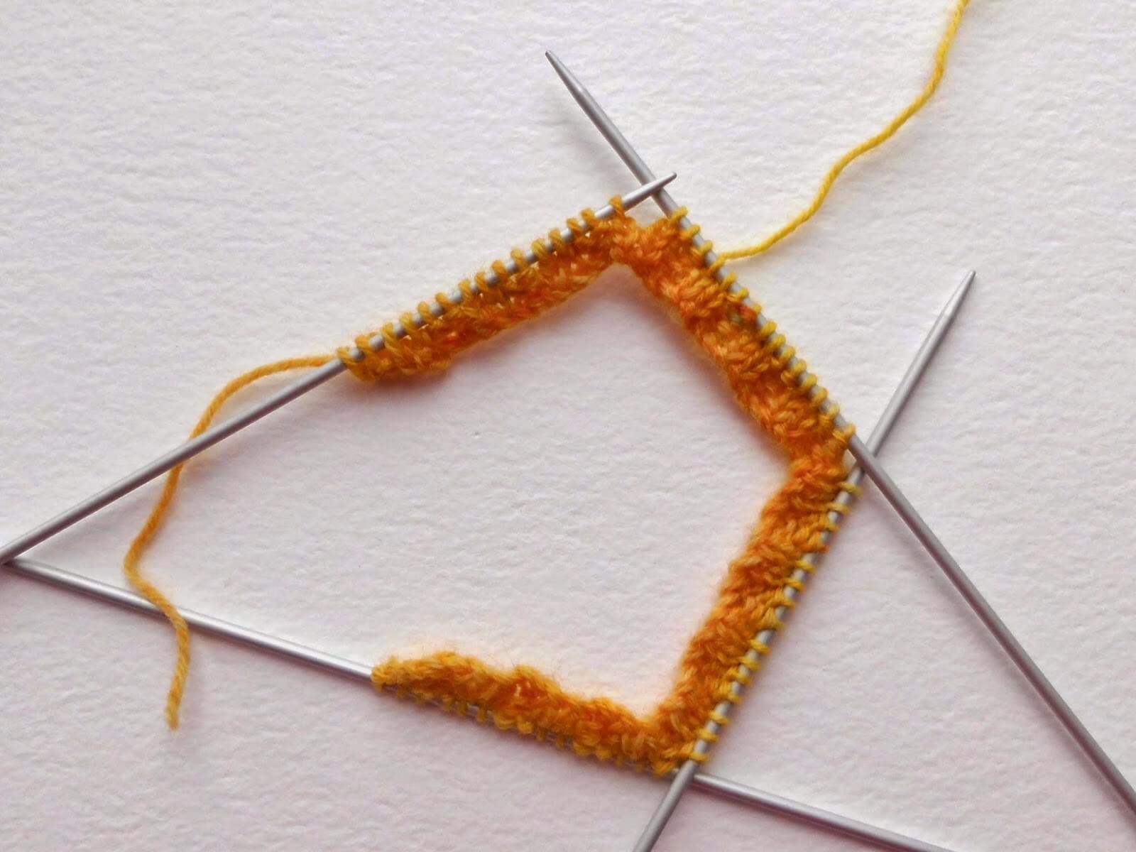 Beginner sock knitting - Winwick Mum Sockalong - joining into the round on DPNs