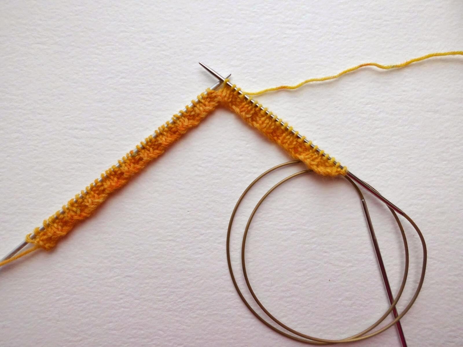 Beginner sock knitting - Winwick Mum Sockalong - switching to long circular needle