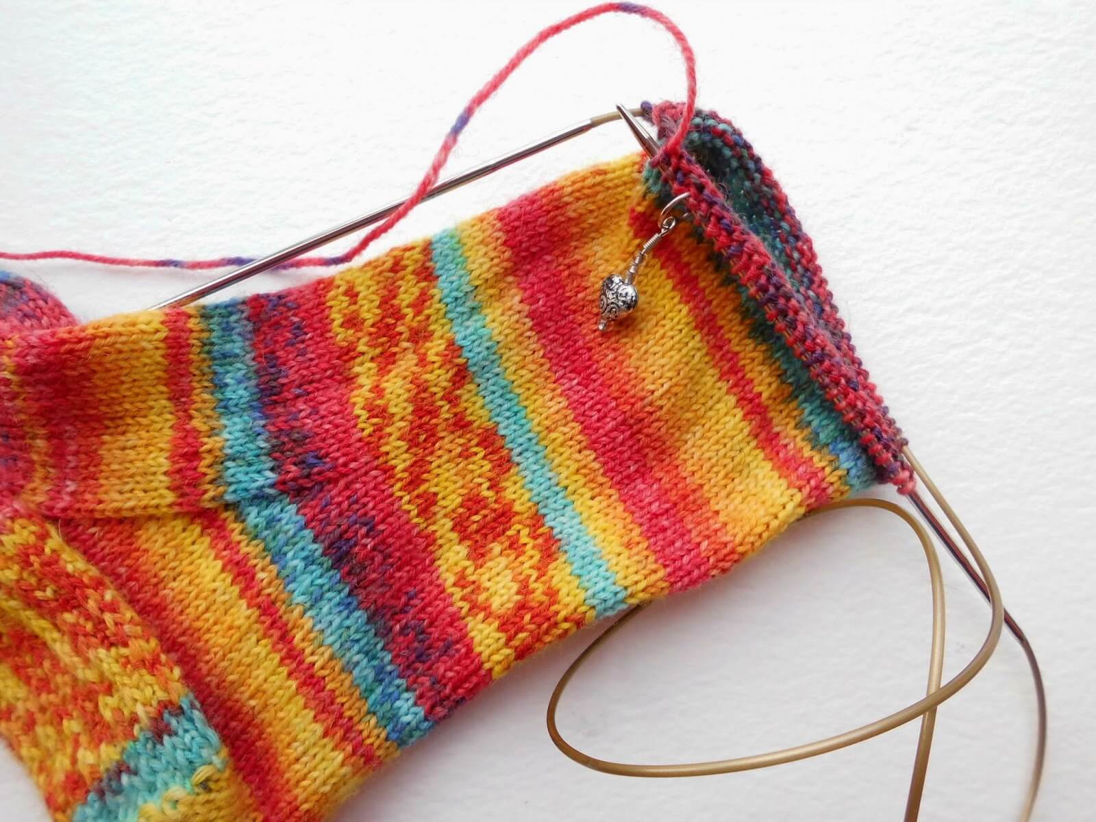 Sock knitting for beginners: Sockalong - foot on long circular needles (magic loop)