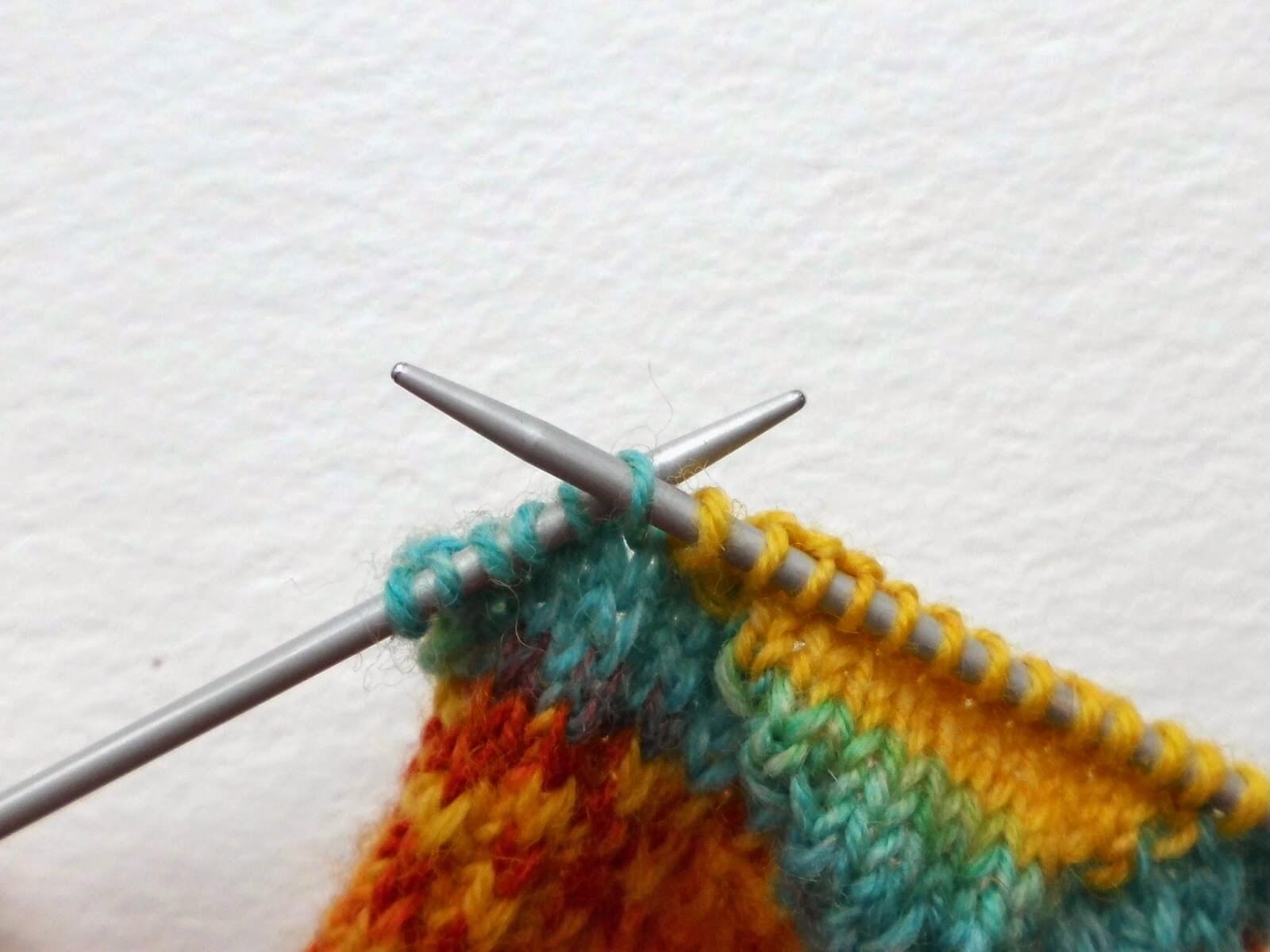 Sock knitting for beginners: SSK decrease stitch