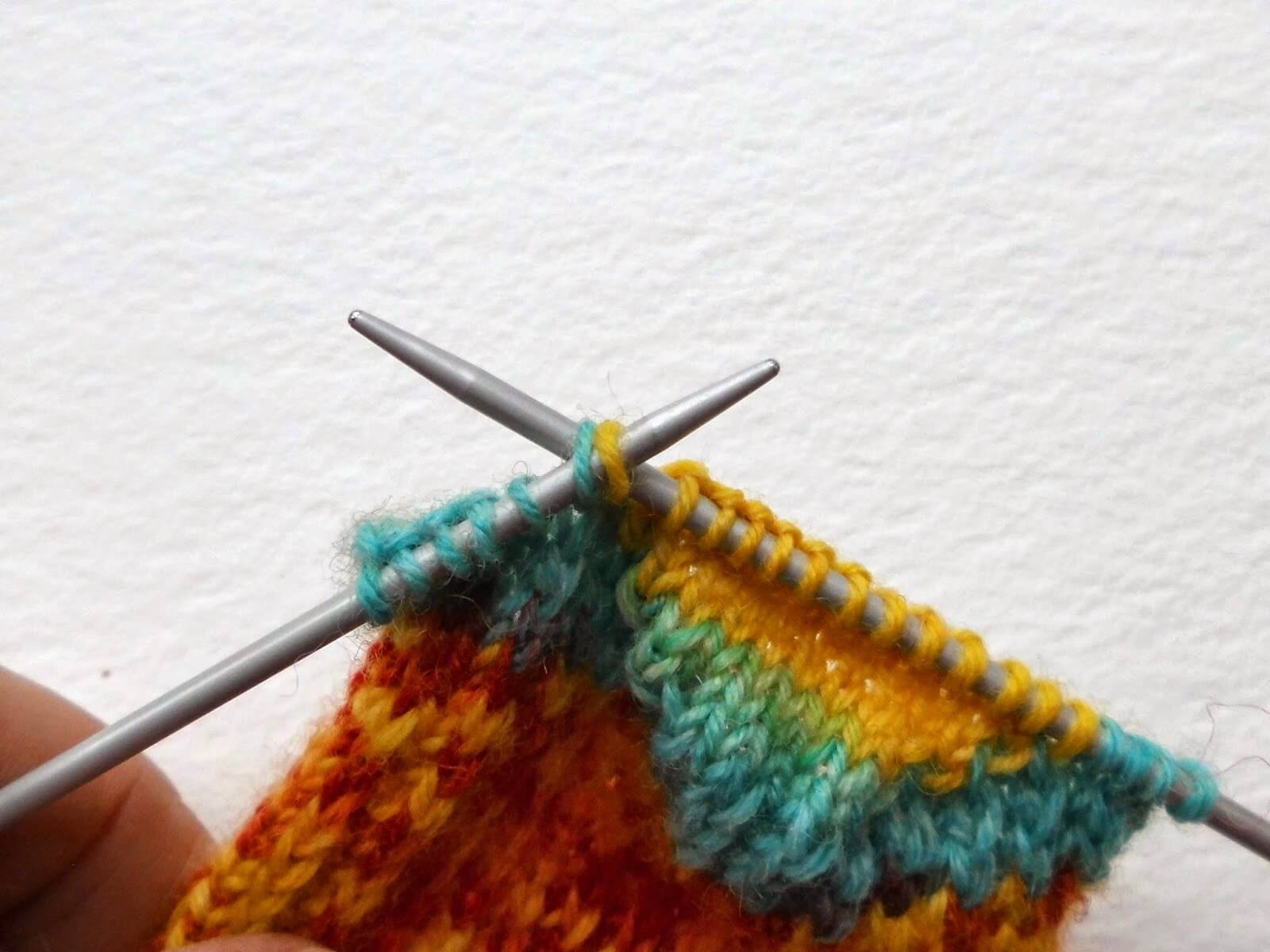 Sock knitting for beginners: SSK decrease stitch