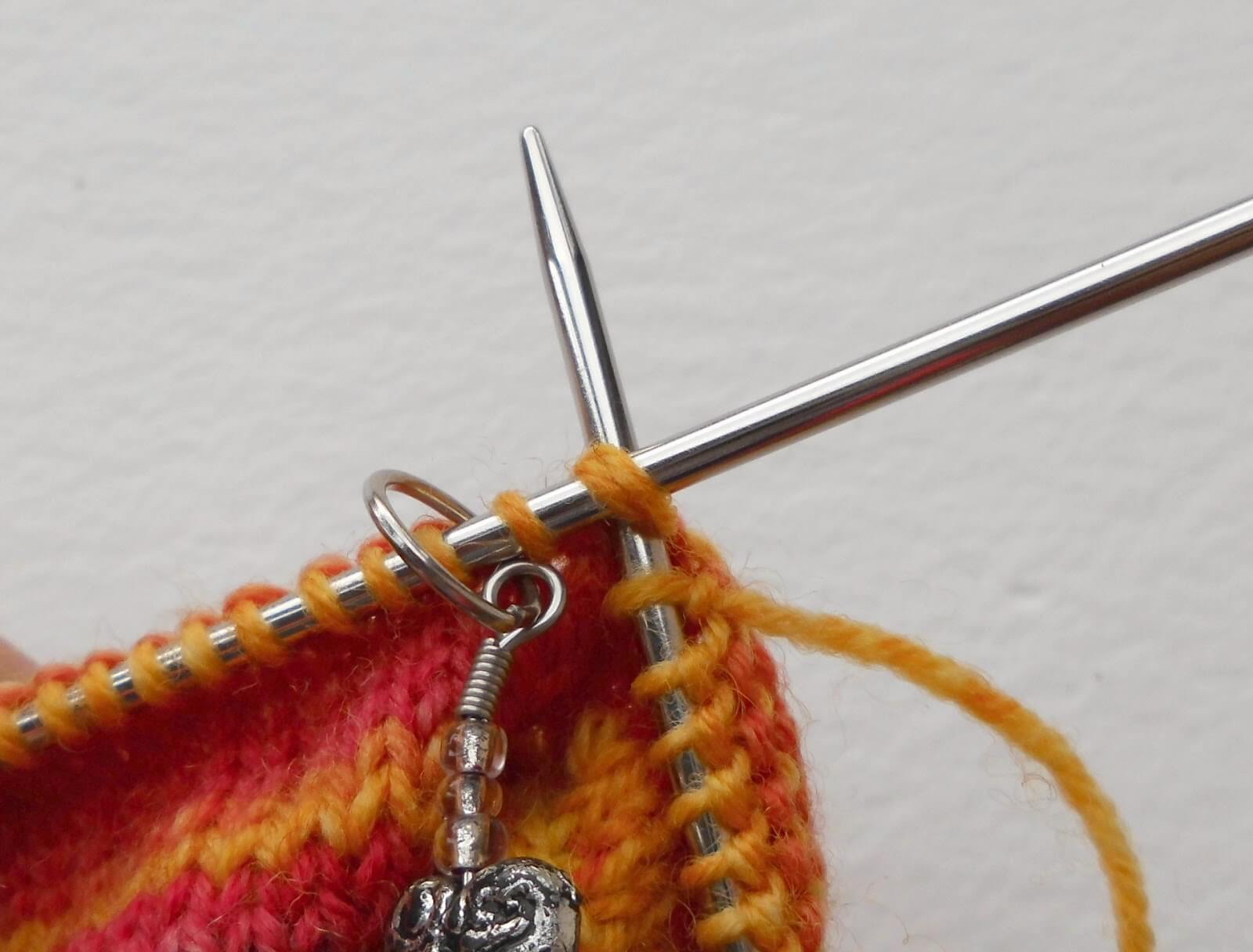 Sock knitting for beginners: K2tog decrease stitch
