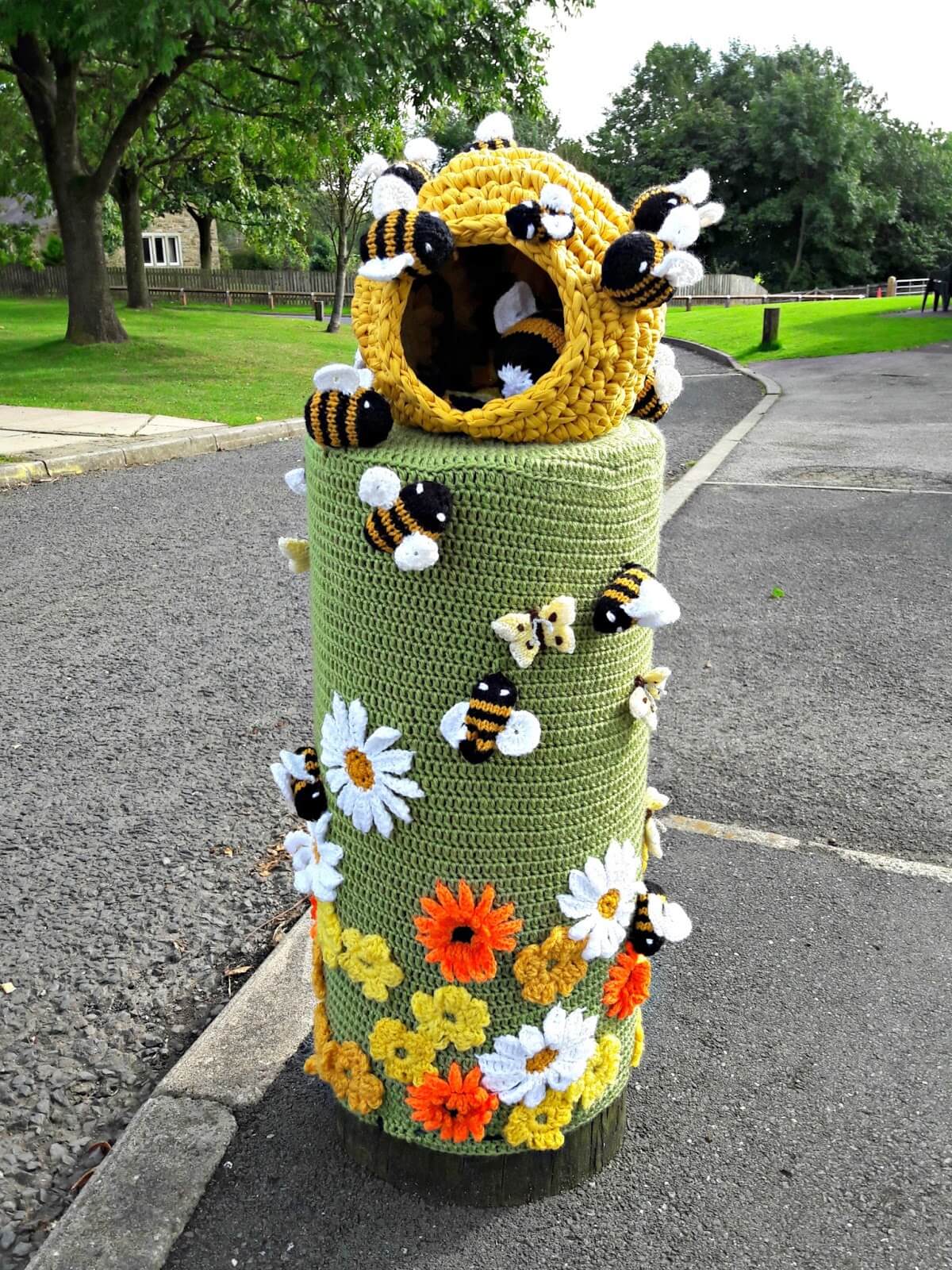 Yarndale yarn bombing