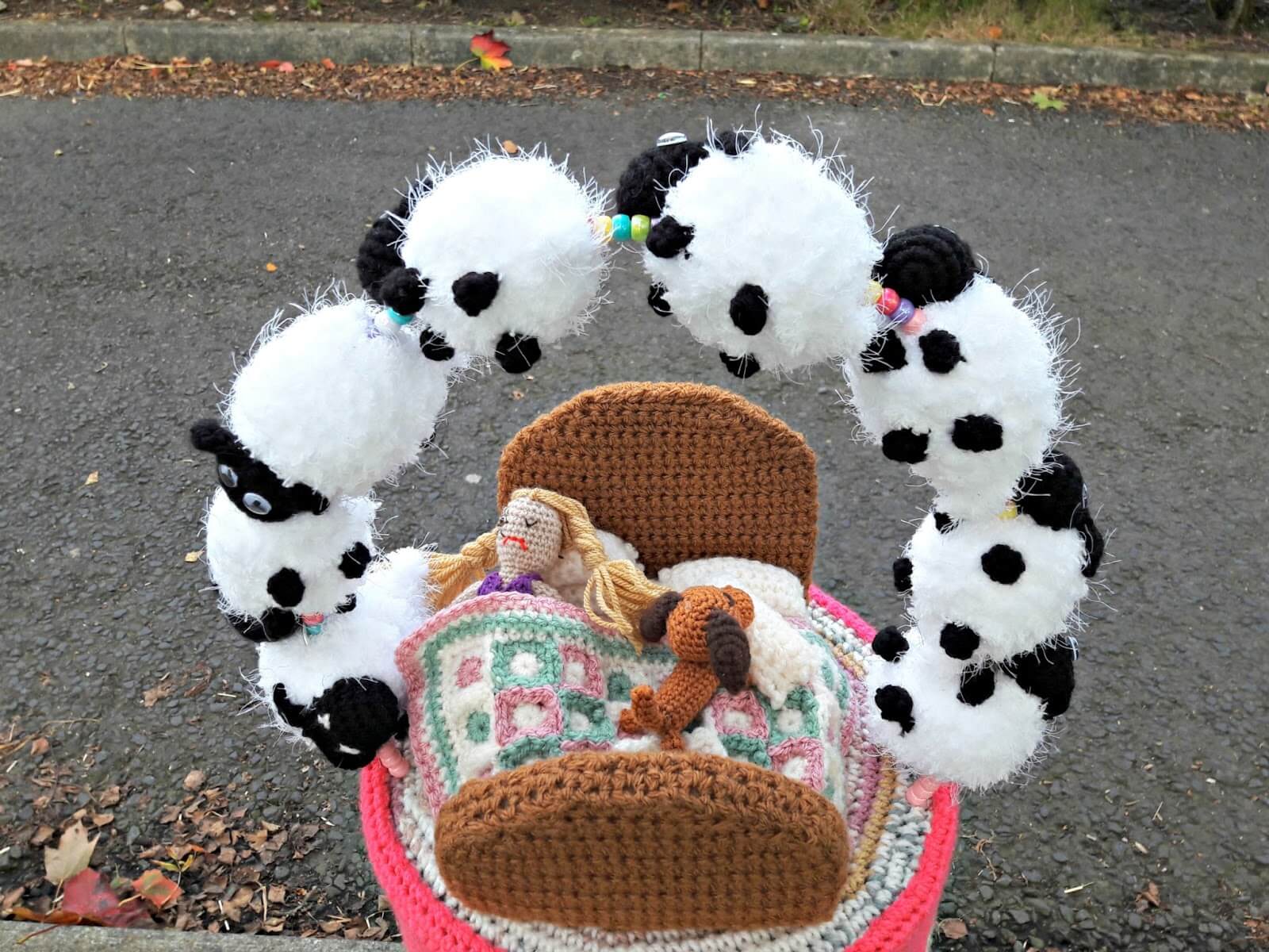 Yarndale yarn bombing