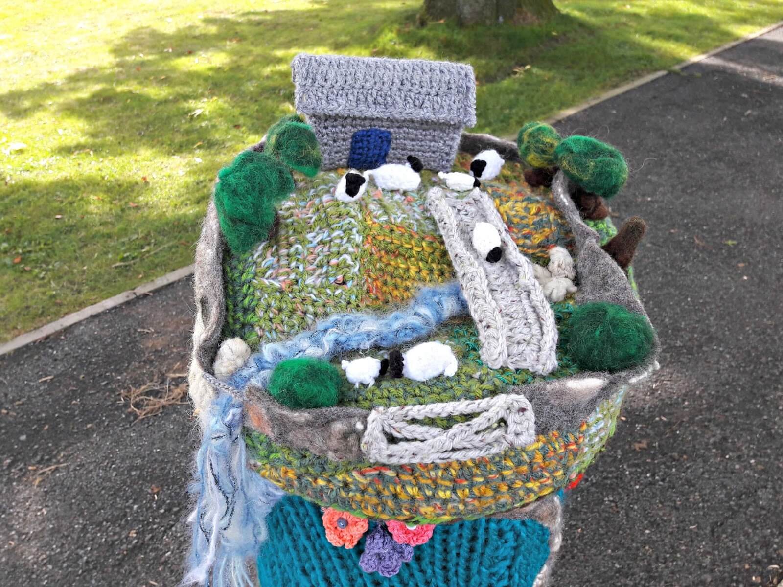 Yarndale yarn bombing